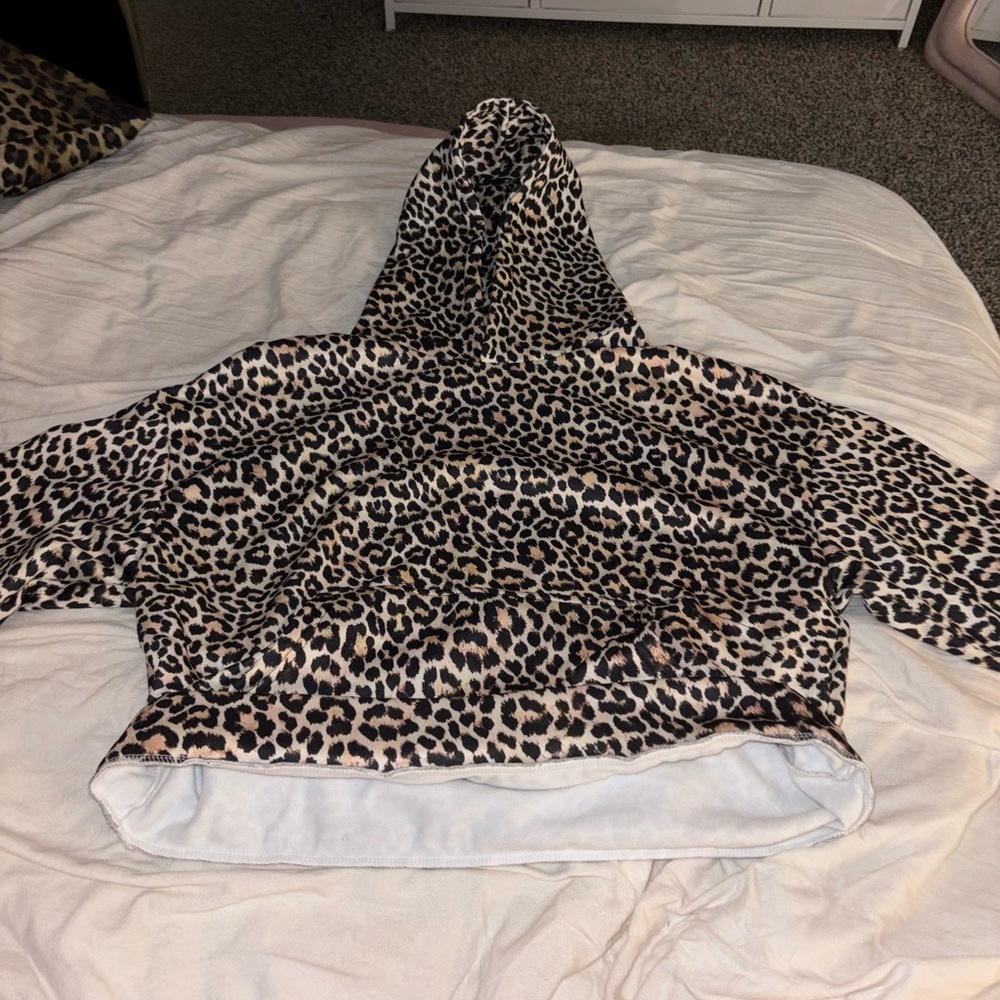 Leopard Print Cropped Hooded Sweatshirt